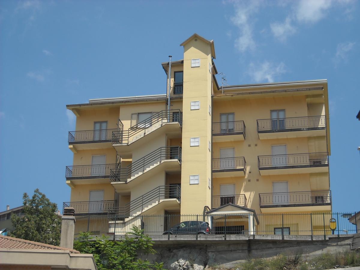 Hotel Caimo Bed-Breakfast Lagonegro Exterior photo